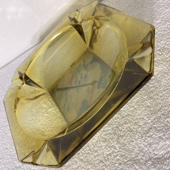 Vintage Yellow Amber Glass CN Tower Toronto Canada Ashtray Trinket Dish - Picture 8 of 10